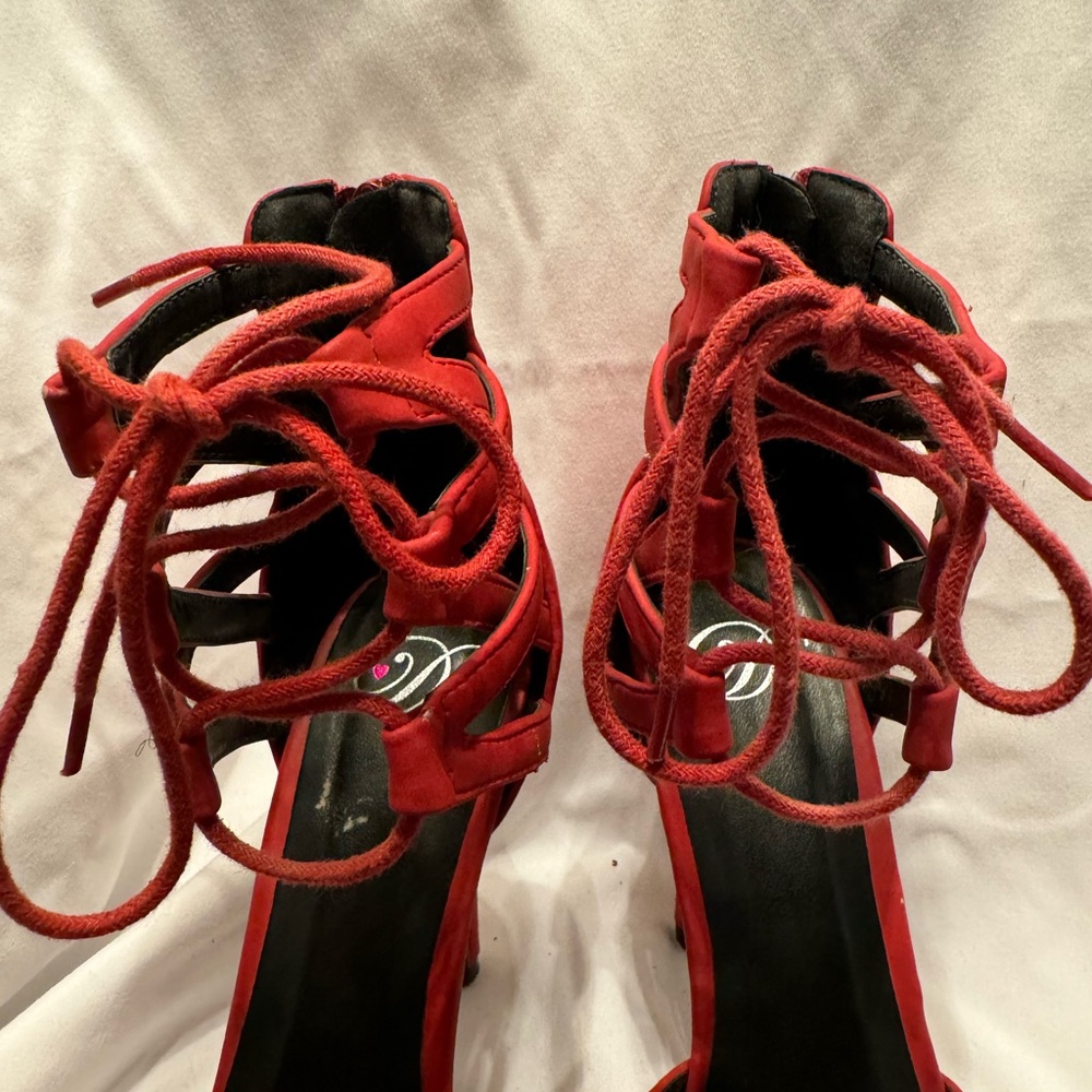RED 4” ankle tied stilettos !!! Size 7 - Picture 10 of 10